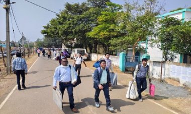 बस्तर और लोहांडीगुड़ा विकासखंड के मतदान दलों को किया गया रवाना