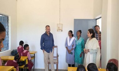 मानव जीवन ज्योति नेत्रहीन विद्यालय पहुंचकर बच्चों से मिले कलेक्टर