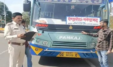 परिवहन जांच चौकी पर यात्री बसों और माल वाहनों की नियमित जांच की गई