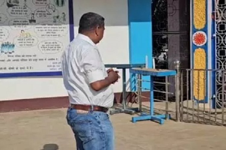 कांग्रेस के महापौर प्रत्याशी डॉ. अजय तिर्की ने किया मतदान