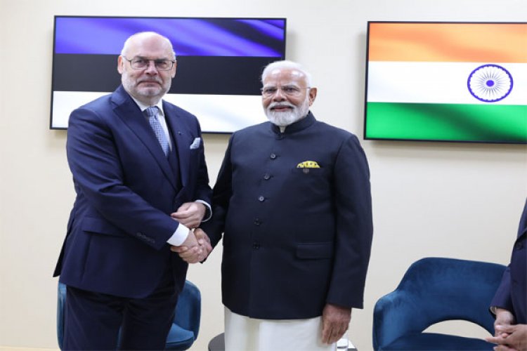 फ्रांस में प्रधानमंत्री मोदी की एस्टोनियाई राष्ट्रपति से मुलाकात