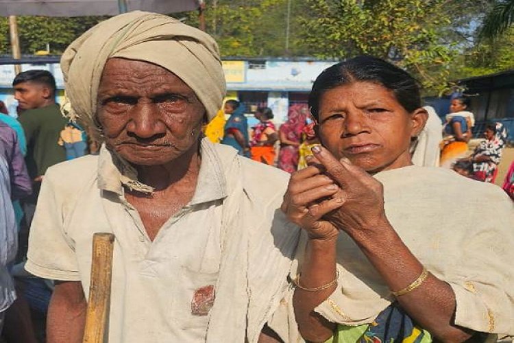 बुजुर्ग मतदाताओं ने उत्साह पूर्वक किया मतदान