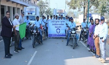 कलेक्टर ने पशुधन विकास विभाग के टीकाकरण दल को हरी झण्डी दिखाकर किया रवाना