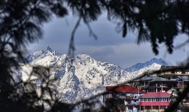 हिमाचल में भारी बर्फबारी, उत्तराखंड-कश्मीर में कैसे हालात?