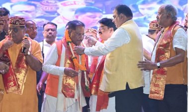 साय ने भगवान झूलेलाल की शोभायात्रा का फूलों से किया स्वागत