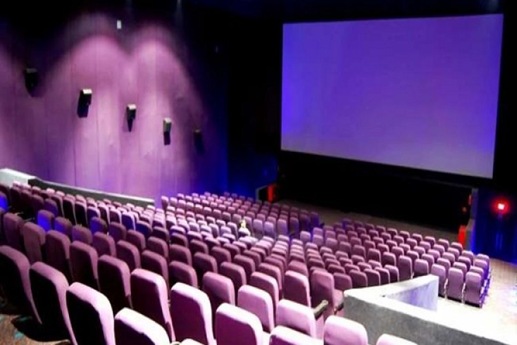 एमपी हाईकोर्ट का निर्देश- फिल्म के टिकट पर हो शो शुरू होने का सही समय