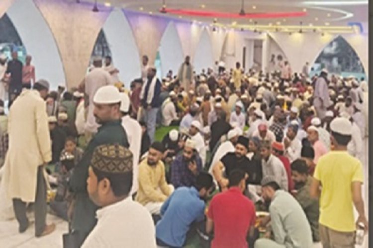 रमजान के महीने में नमाज, सेहरी व इफ्तार जारी, बाजारों में भी रौनक