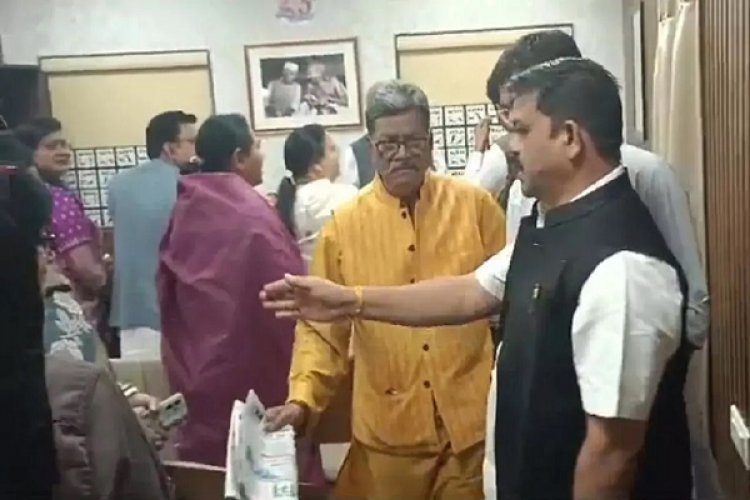 जिला-जनपद अध्यक्ष चुनाव पर गरमाई सियासत, विधानसभा में हंगामा