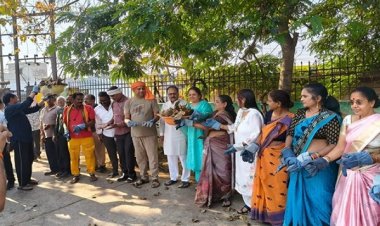 चंगोराभाठा में मेयर मीनल चौबे ने श्रमदान की