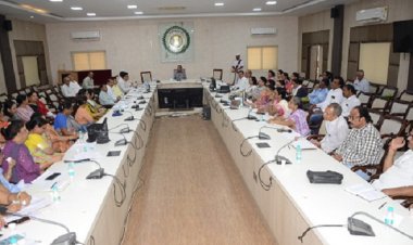 स्कूलों में पेयजल, शौचालय की समस्या के समाधान के निर्देश