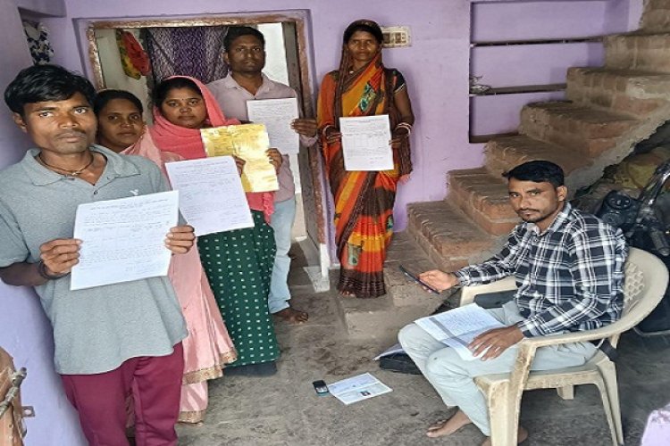 सुशासन तिहार: श्रम कार्ड बनने से श्रमिकों के चेहरे खिले