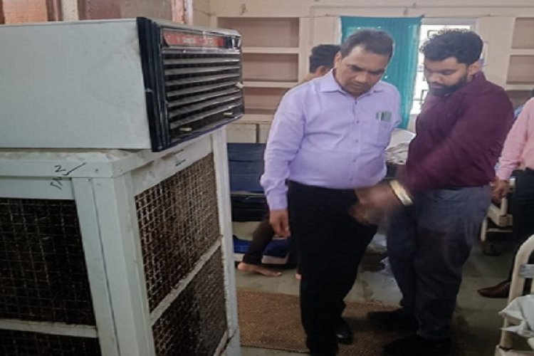 अधीक्षक डॉ. संतोष सोनकर ने किया अस्पताल का निरीक्षण