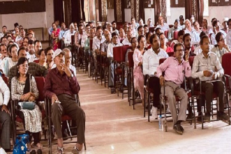 वाणिज्य विषय के प्रति बच्चों में रूचि बढ़ाने कार्यशाला