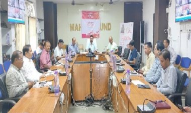 कलेक्टर ने ली समाधान शिविर की तैयारी को लेकर बैठक