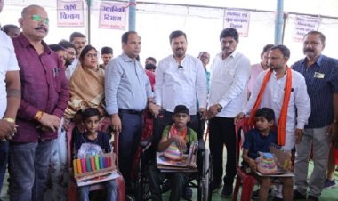 सुशासन तिहार : तृतीय चरण में ग्राम परसतराई में लगा समाधान शिविर