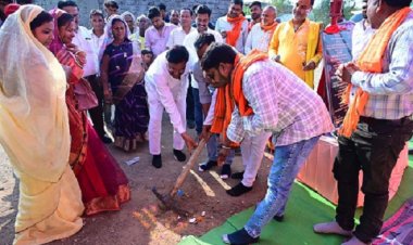 खाद्यमंत्री ने किया संबलपुर में सीसी सड़क निर्माण कार्य का भूमिपूजन