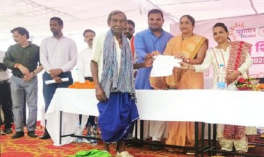 समाधान शिविर में 12 हितग्राहियों को पेंशन योजनाओं से किया गया लाभान्वित