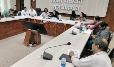 जिला पंचायत सीईओ ने विकास कार्यों एवं योजनाओं के प्रगति की विस्तृत समीक्षा की