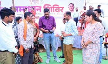 सहकारी समितियों में किसानों को माईक्रो एटीएम की मिल रही सुविधा