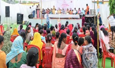 सुशासन तिहार अंतर्गत ग्राम पदुमतरा में समाधान शिविर का हुआ आयोजन