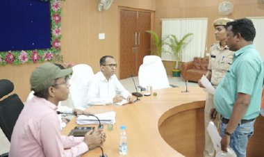 कलेक्टर ने जनदर्शन में सुनी आम नागरिको की समस्याएं