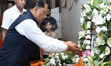 मुख्यमंत्री विष्णु देव साय ने स्वर्गीय रामजीलाल अग्रवाल को दी श्रद्धांजलि