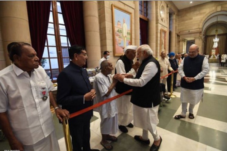 पद्मश्री योग गुरु शिवानंद बाबा के निधन से पीएम मोदी दुखी