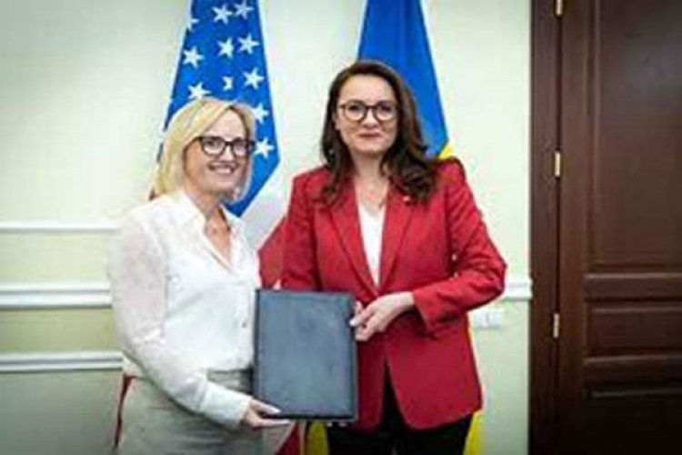 यूक्रेन ने अमेरिका को दी प्राकृतिक संसाधन समझौते को अंतिम रूप देने की जानकारी