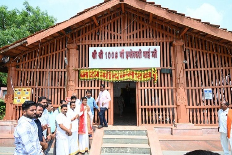 मंत्री ओपी चौधरी ने मां दंतेश्वरी मंदिर में पूजा अर्चना की