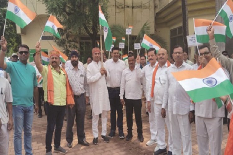 भिलाई चरोदा निगम से निकली तिरंगा यात्रा