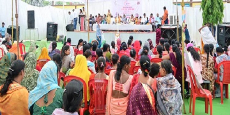 सुशासन तिहार अंतर्गत ग्राम पदुमतरा में समाधान शिविर का हुआ आयोजन