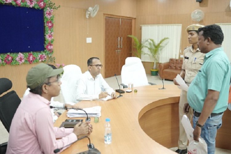 कलेक्टर ने जनदर्शन में सुनी आम नागरिको की समस्याएं