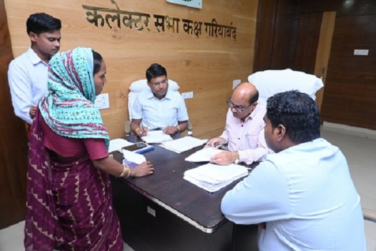 कलेक्टर ने जनदर्शन में सुनी आम नागरिकों की समस्याएं