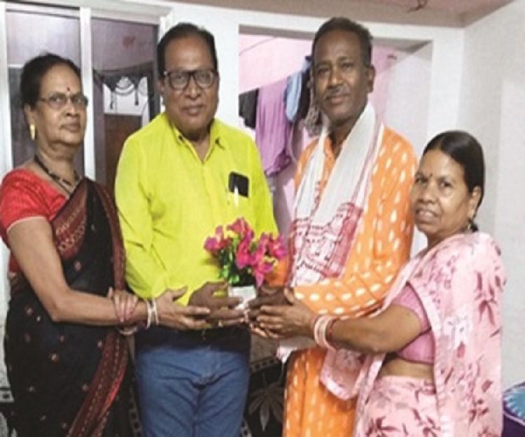 लोक कलाकारों ने कबीर भजन सम्राट नवल दास का किया सम्मान