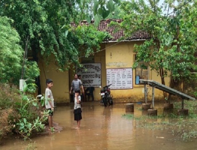 खरोरा स्वास्थ्य केंद्र बदहाल, मरीज परेशान, सुधार की मांग