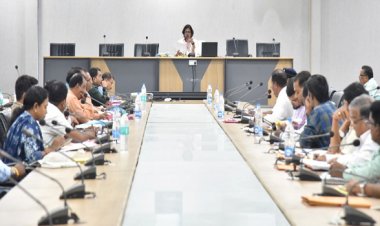 अतिवर्षा व बाढ़ से बचाव के लिए पुख्ता तैयारी करें : कलेक्टर