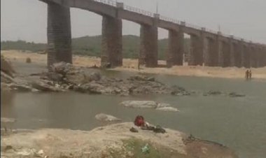 नदी में डूबे 11 युवक, 8 की मौत, 3 लापता...