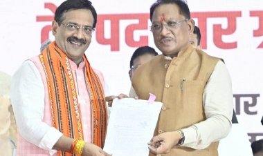 अपेक्स बैंक के प्राधिकृत अधिकारी के पदभार ग्रहण में शामिल हुए मुख्यमंत्री