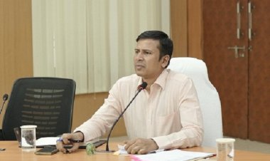 कलेक्ट्रेट सभाकक्ष में समय सीमा की बैठक