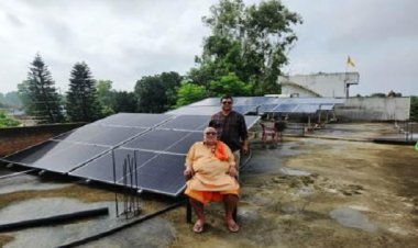 योजना से दीपक उपाध्याय का बिजली बिल हुआ आधा, बिजली कटौती की समस्या भी हुई दूर