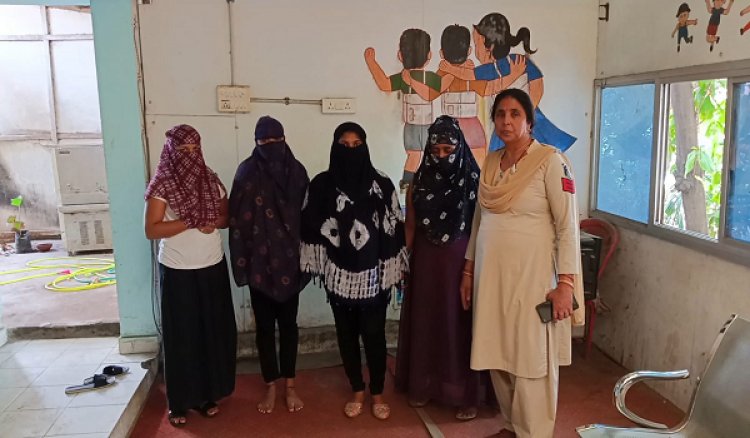 काम दिलाने के बहाने युवतियों को देह व्यपार में धकेला: महिला दलाल गिरफ्तार