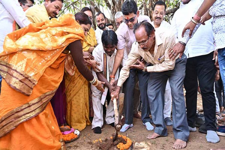 राजस्व मंत्री ने तुलसी में सीसी रोड निर्माण के लिए भूमि पूजन किया