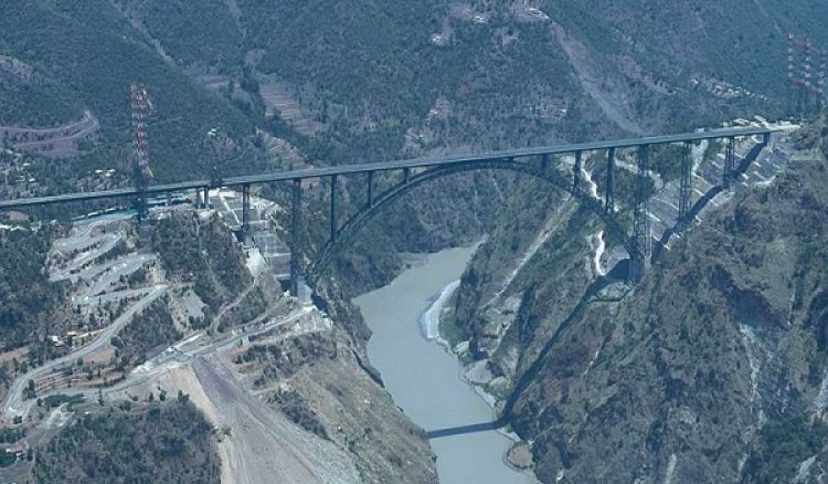 पीएम मोदी ने किया चिनाब रेलवे ब्रिज का उद्घाटन, अब कश्मीर से कन्याकुमारी तक सीधे चलेगी ट्रेन