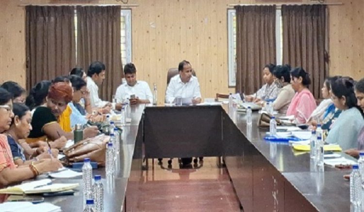 कलेक्टर ने ली महिला एवं बाल विकास विभाग की बैठक