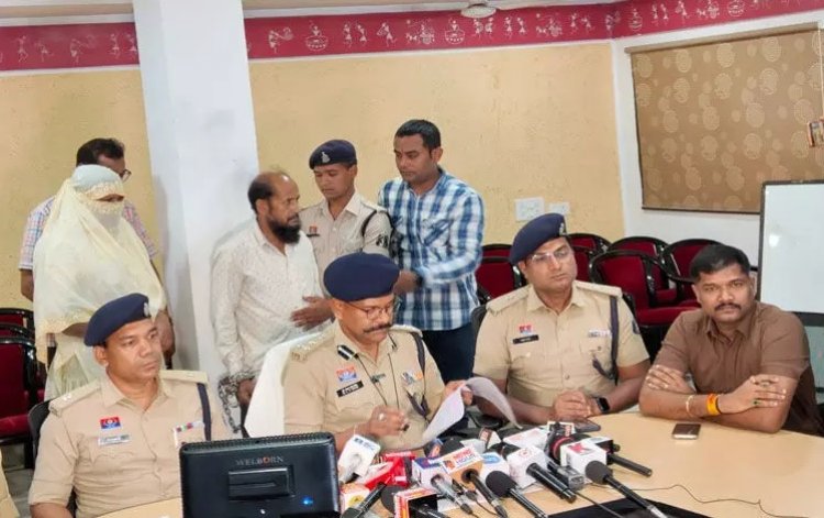 रायपुर में फर्जी दस्तावेजों के सहारे रह रहे बांग्लादेशी दंपति गिरफ्तार