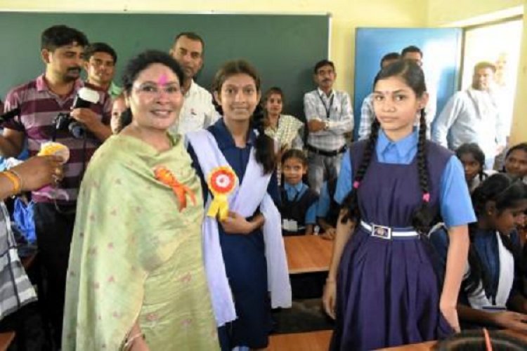 व्यक्ति के सर्वांगीण विकास के लिए शिक्षा अत्यंत आवश्यक : कलेक्टर मिश्रा