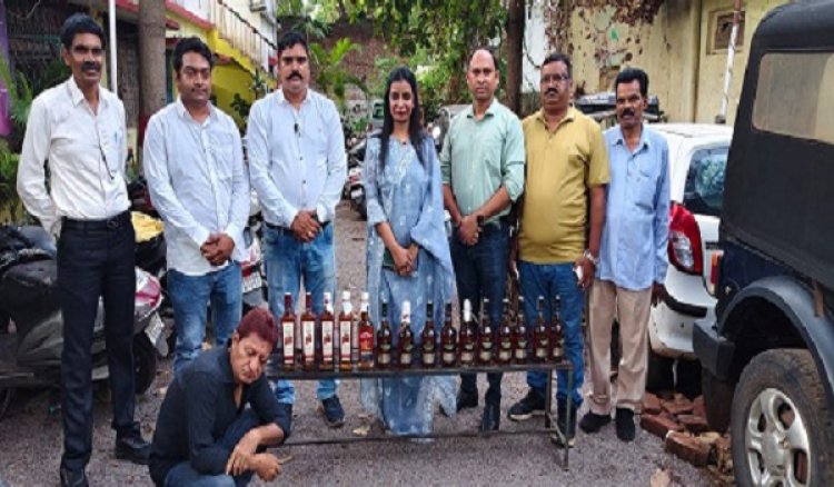 हांडीपारा के किराना दुकान में आबकारी का छापा