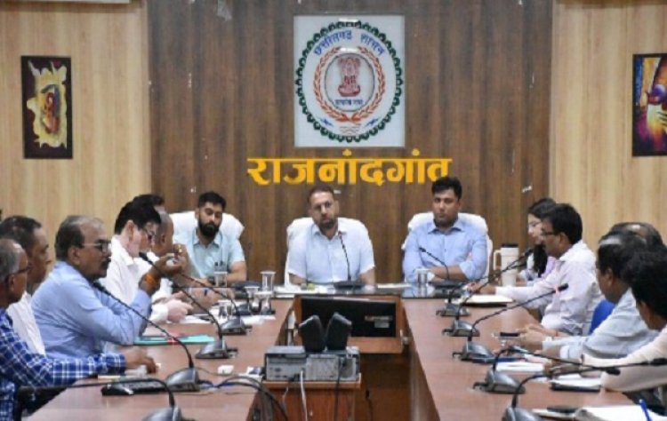 योग को अपने दैनिक जीवन में शामिल करने के लिए नागरिकों को करें अधिक से अधिक प्रेरित : कलेक्टर