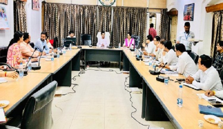 संभागायुक्त महादेव कावरे ने भारतमाला योजना के संबंध में ली बैठक