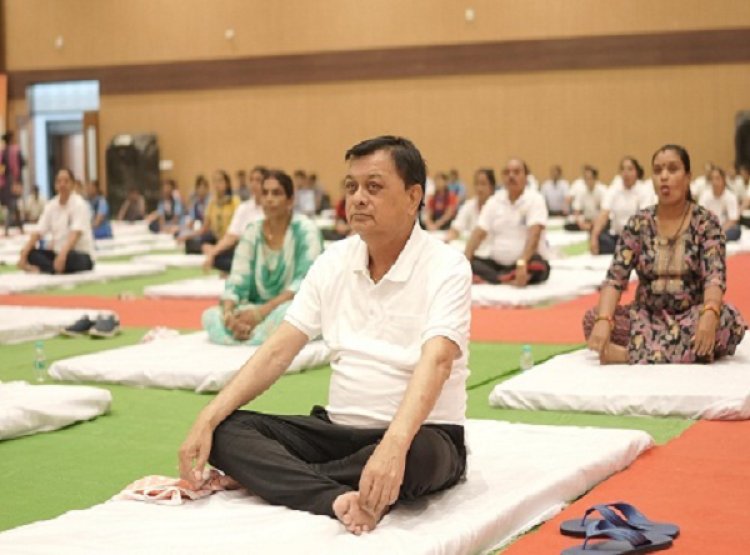 योग, शरीर और मन को स्वस्थ रखने का सर्वोत्तम उपाय है : लखन लाल देवांगन